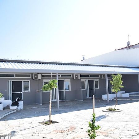 Family Apartments 1 Lechaio Exterior photo